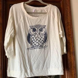 Hood River, Oregon 3/4 sleeve, lace back t-shirt. Size XXL